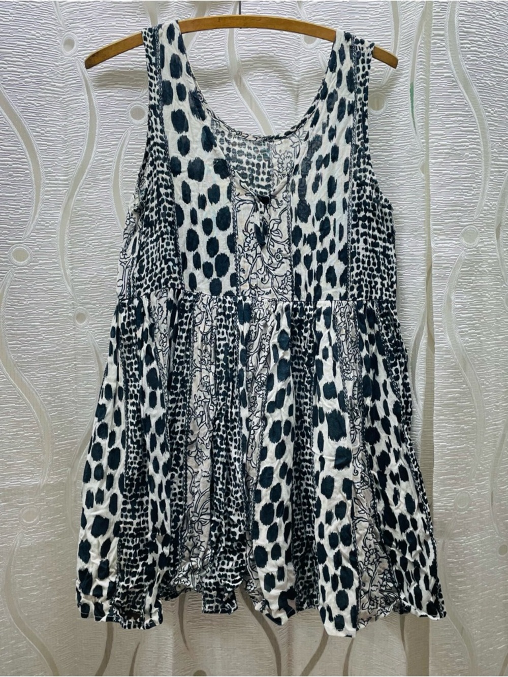 Billabong Babydoll Dress Womens XS Black Cream Mixed Animal Floral Printโ